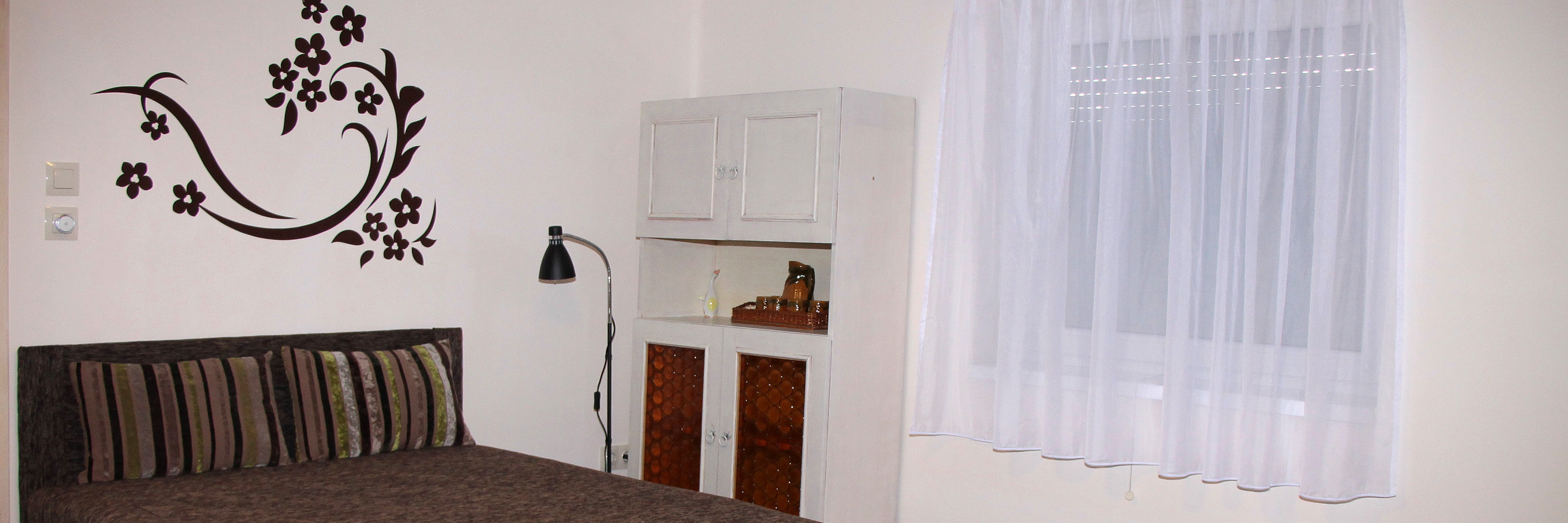 apartman francia ágyas szoba